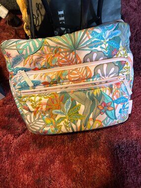 VERA BRADLEY  3 ZIP HIPSTER BAG